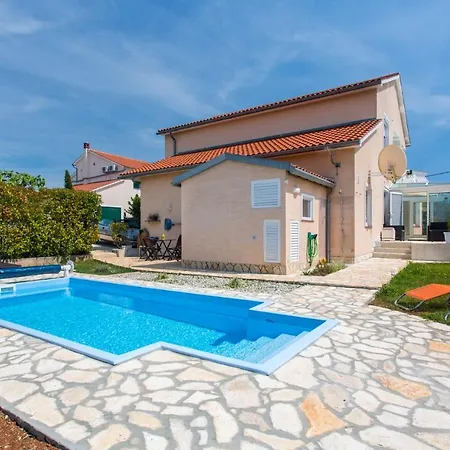 Nika Villa *